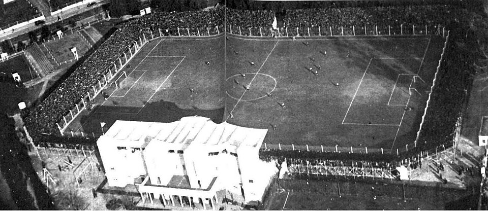 Vista aérea de un partido del fútbol argentino
