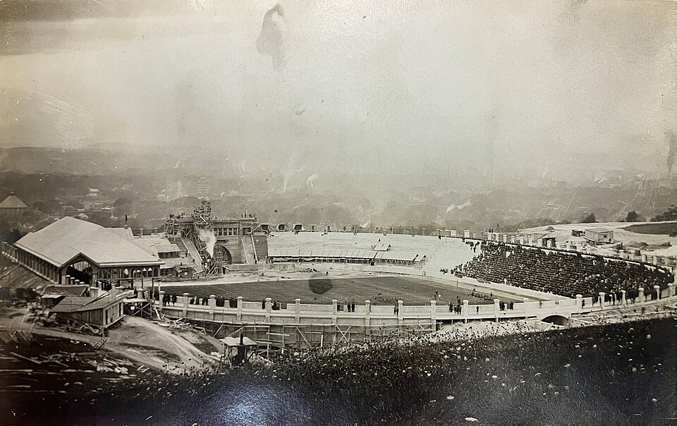 Pantalla de cuotas en vivo durante un evento deportivo