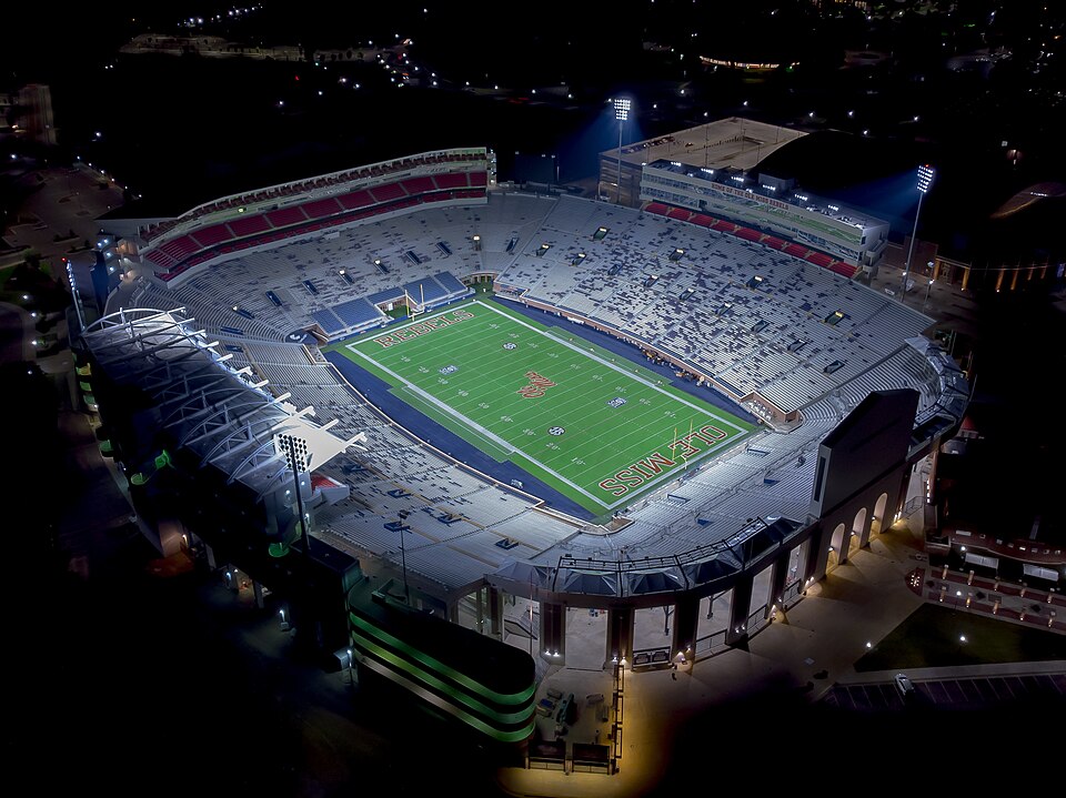 Vista aérea del estadio Mario Alberto Kempes de noche